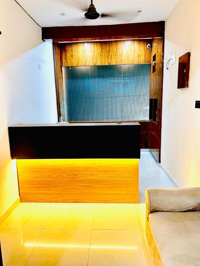 Hotel Sr Grand Gorakhpur Esterno foto