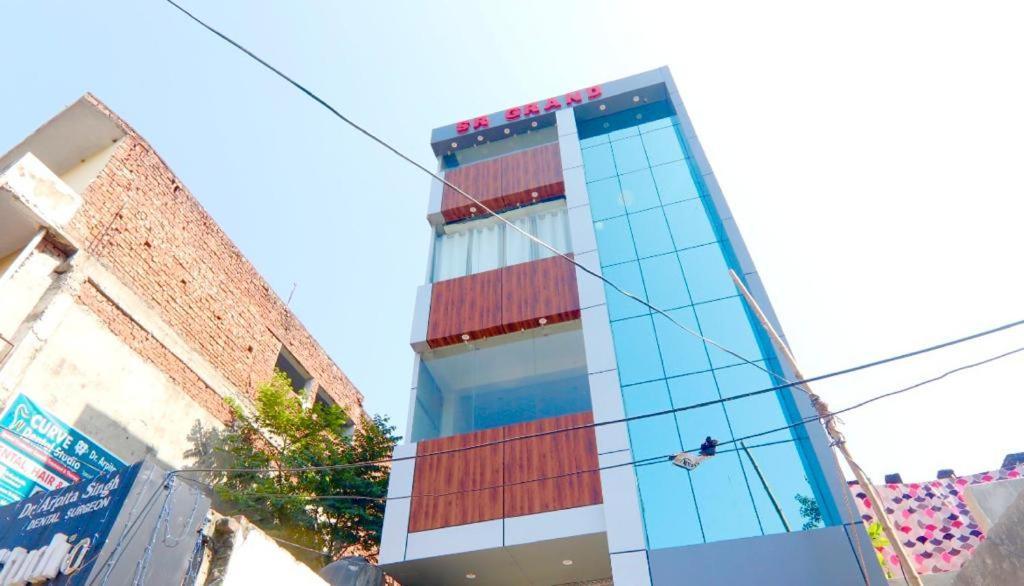 Hotel Sr Grand Gorakhpur Esterno foto
